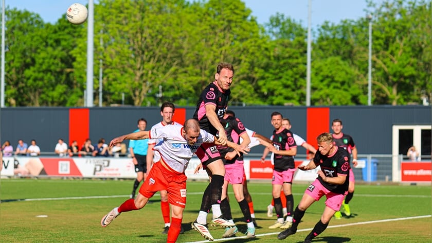 Unitas zet Achilles Veen -dat hopeloos uit vorm is- opzij en heeft weer uitzicht op handhaving