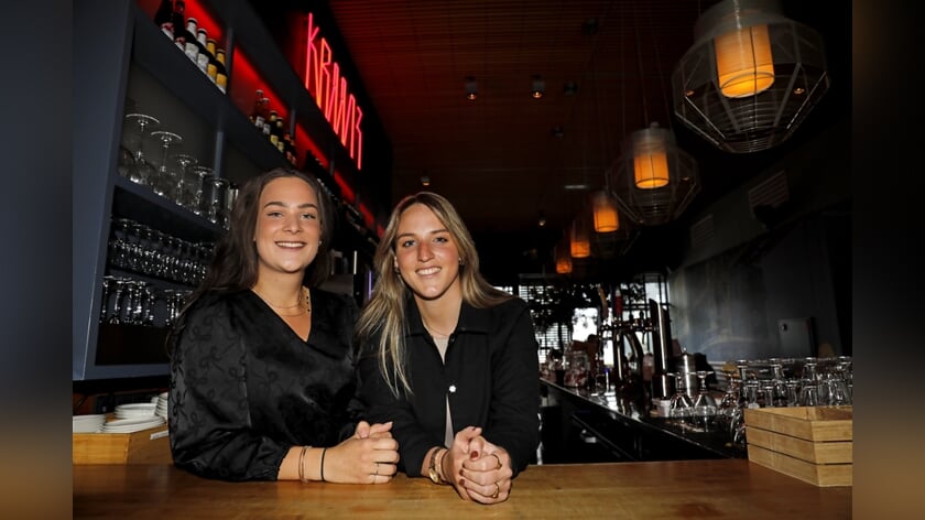 Stads feesten in de Alblasserwaard: Noortje en Evy zetten eerste editie Funky Friday in Landvast op