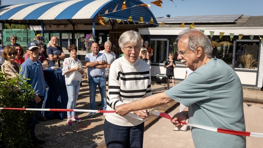 Nieuwe petanquebaan TC Ouderkerk feestelijk in gebruik genomen
