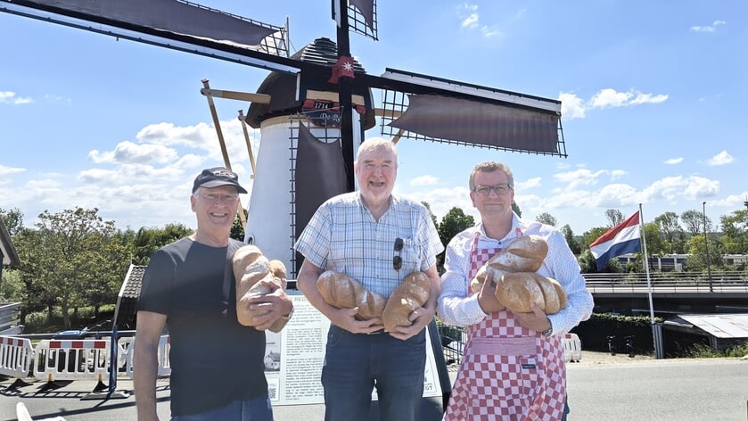 Er wordt weer brood gebakken van meel van Molen De Regt uit Nieuw-Lekkerland
