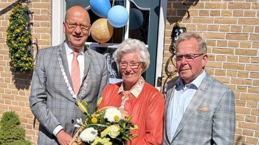 Echtpaar Bikker uit Noordeloos 65 jaar getrouwd