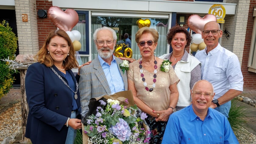 Eerst dansend en nu tennissend 60 jaar samen