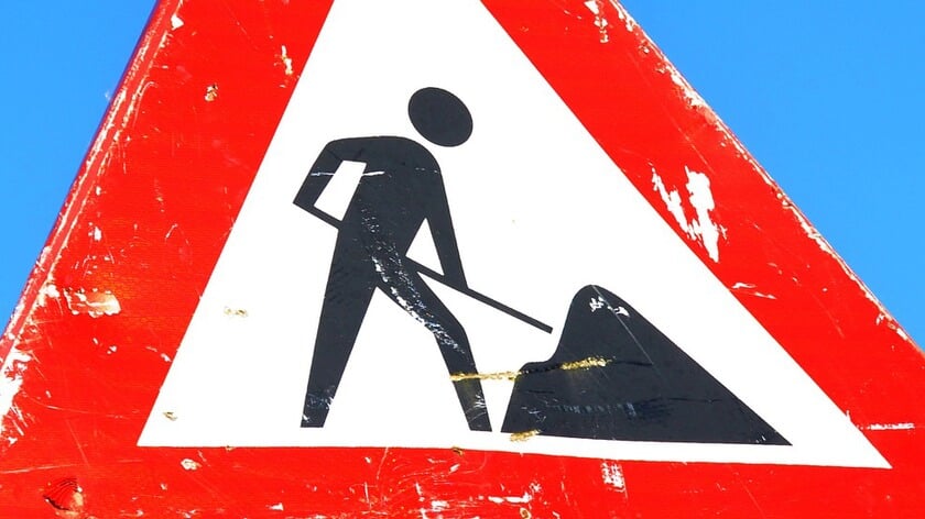 Veerweg bij Bergambacht krijgt nieuw asfalt: afsluitingen in de avond en nacht