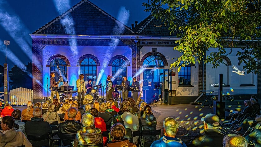 Gemaal Haastrecht als sfeervol decor voor concert ‘Licht op Vrede’