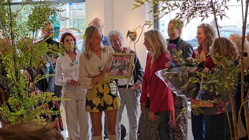 Nieuwe editie KNST! uitgereikt tijdens opening zomerexpositie GROEi bij Sille Gallery