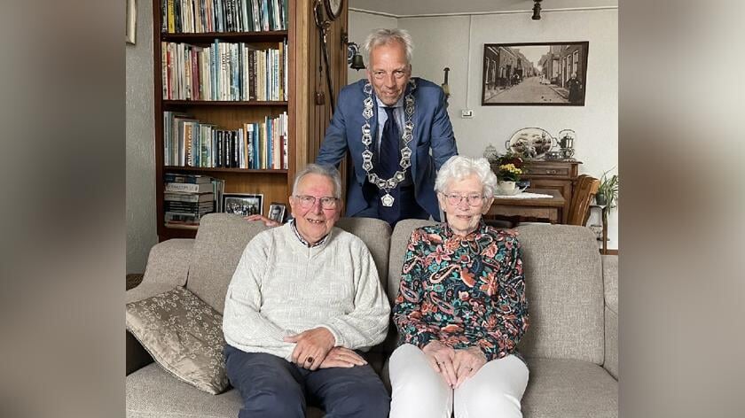 Meneer en mevrouw Bikker uit Meerkerk 65 jaar getrouwd