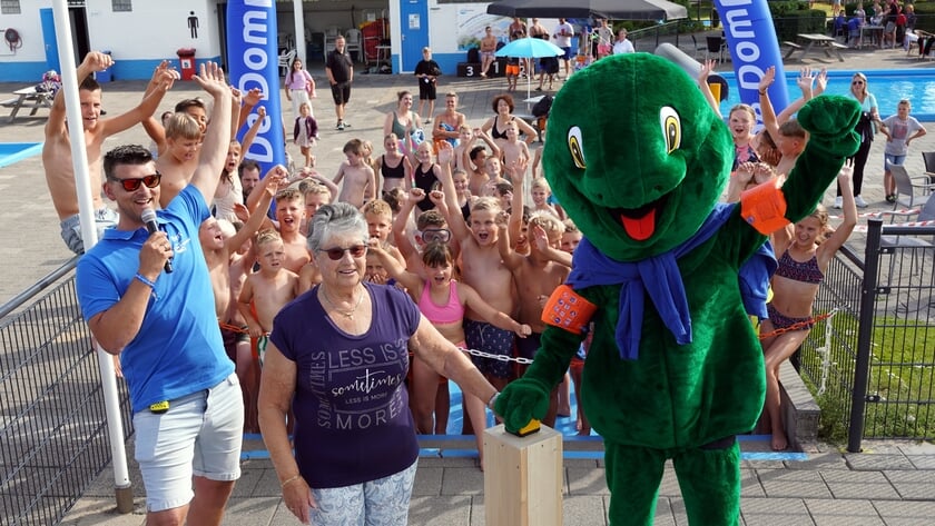 Feestelijke opening 50e Zwem4Daagse in Groot-Ammers