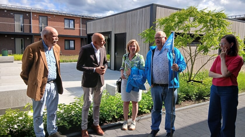 Mirjam Bikker (CU) bezoekt huisvestingslocatie voor arbeidsmigranten in Wijk en Aalburg