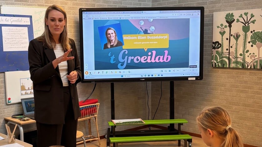 Wethouder Ellen Dusseldorp verzorgt gastles op het Groeilab in Zwolle