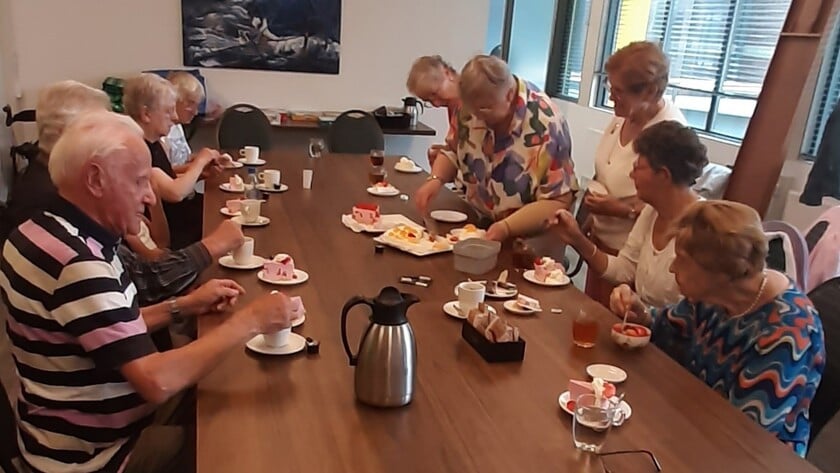 ‘Kom binnenlopen en schuif aan, de koffie staat klaar’