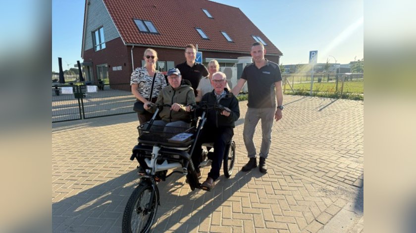 Nieuwe duofiets voor de bewoners van de Baron van Ghentlaan