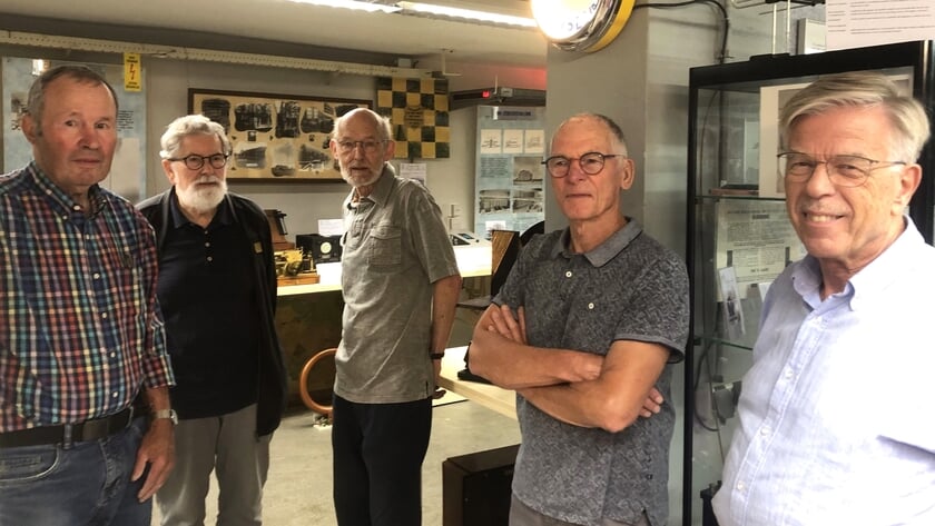 Omroep Zender Museum met duizenden knopjes