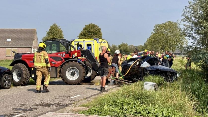 Zwaargewonde bij ernstig eenzijdig ongeval op de Melkweg in Langerak