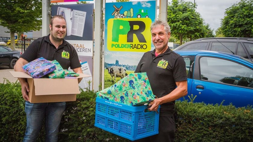 Polder Radio verrast tien kinderen met cadeaus tijdens live Kleurshow
