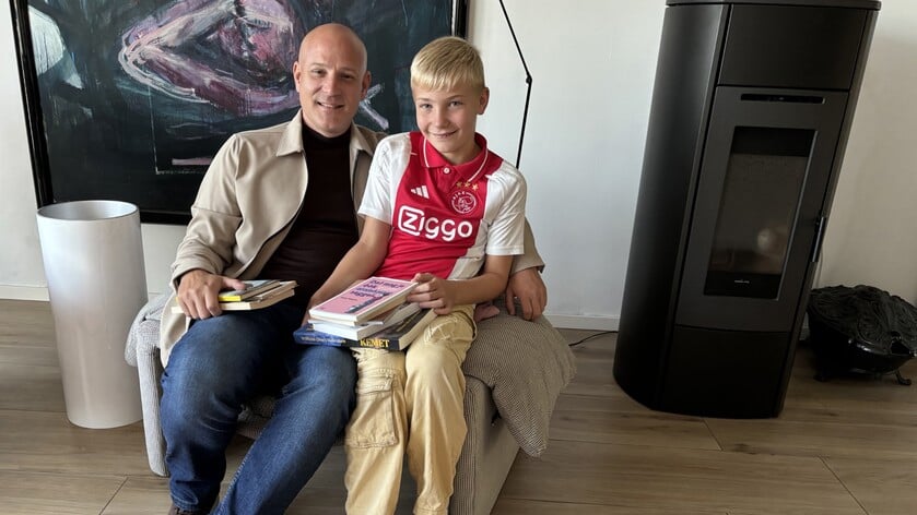 Liam kan bijna niet wachten tot er een bieb komt in Maurik