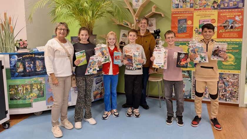 Guus van Wingerden wint voorleeswedstrijd OBS de Stapsteen in Bleskensgraaf