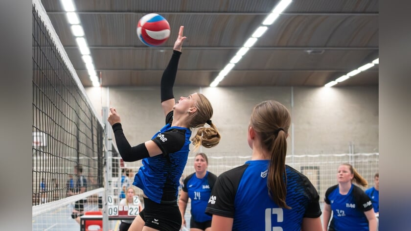 Volleybalsters Tivoc winnen met 4-0