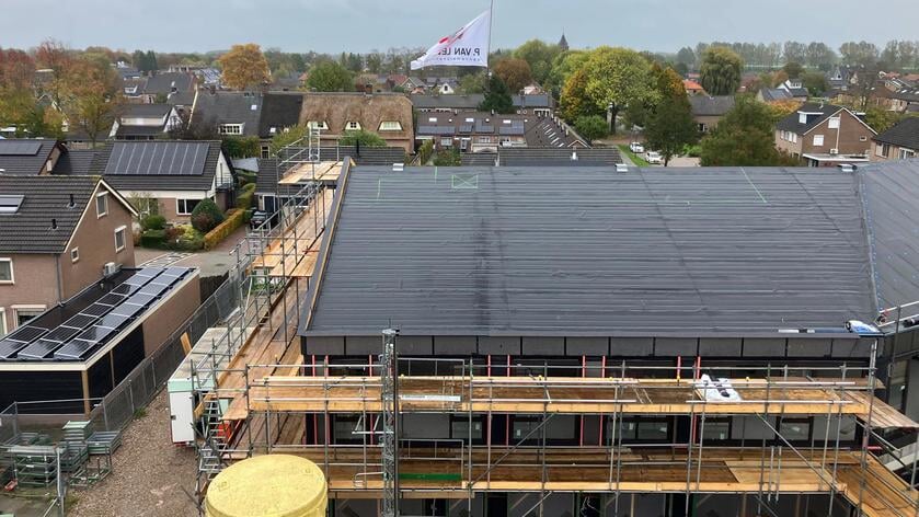 Hoogste punt bereikt voor nieuwe brede school De Roosmolen in Genderen