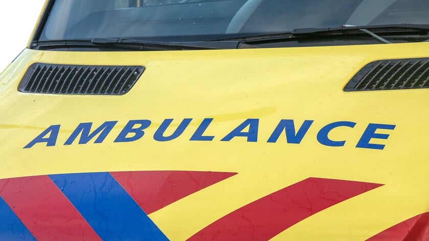 Hulpdiensten rukken uit voor voertuig te water in Ottoland