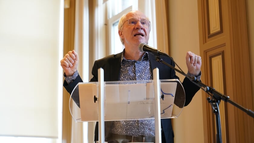 Schrijver Jan Brokken brengt bezoek aan Woerkums Literair Café