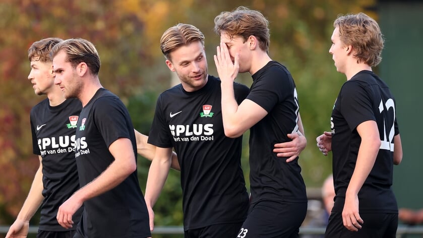 Dodelijk effectief GJS geeft SVW lesje in scoren en is voor even de baas in stad