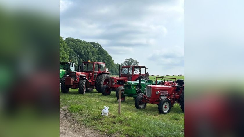 Trekkertoertocht voor oldtimer tractoren
