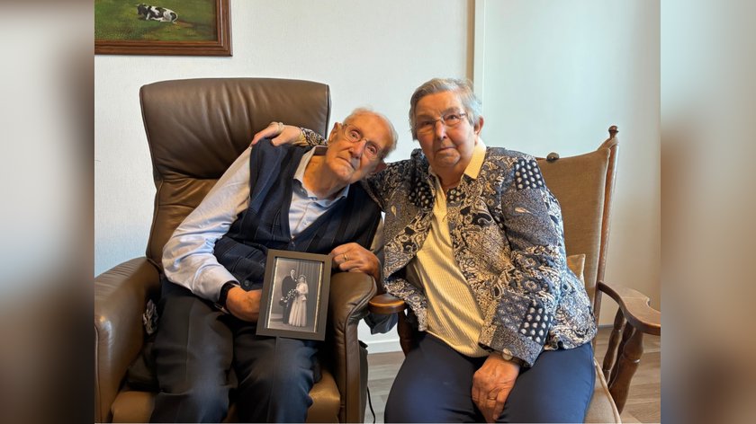 Gerhard en Truus Hiddink-Stemerdink vieren platina huwelijk
