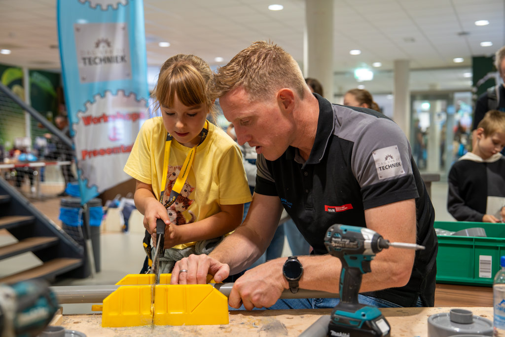 Veertiende editie Dag van de Techniek op Cals College IJsselstein.