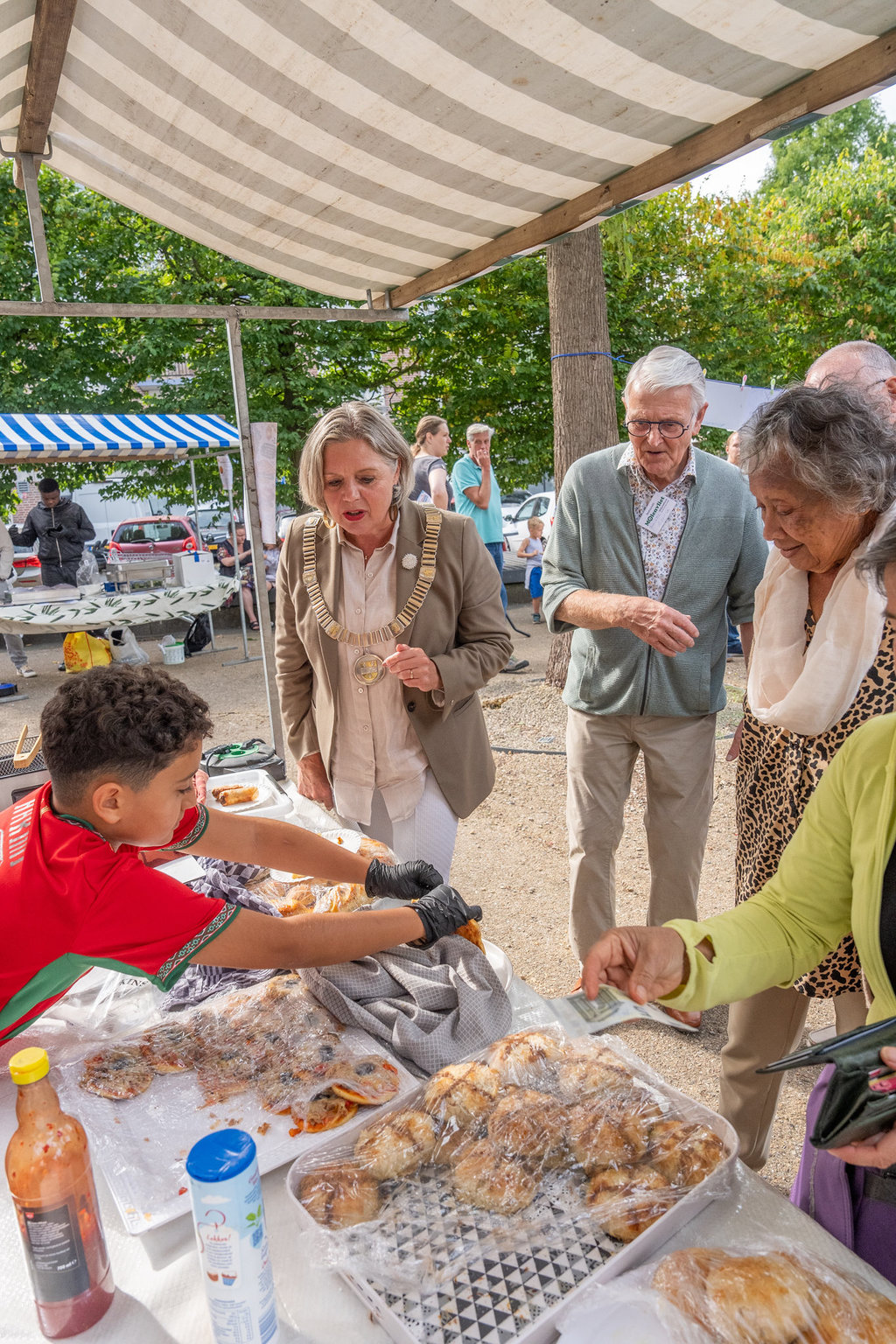 Op het Culinair Plein werden allerlei Afrikaanse, Turkse en Molukse hapjes aangeboden.