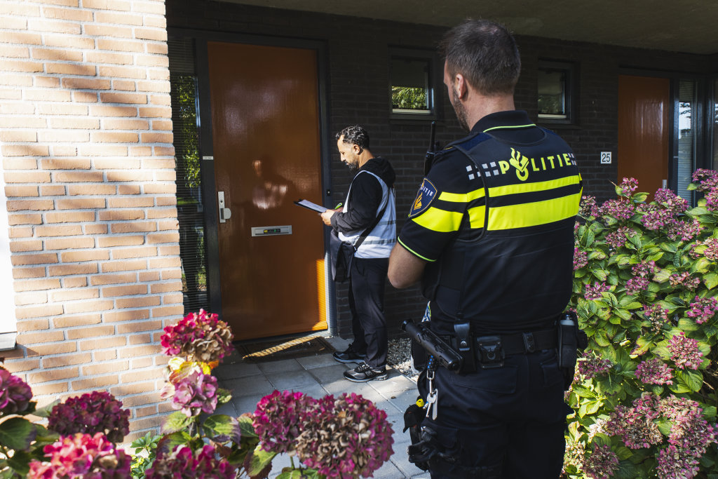 Mosab loopt twee dagen per week als buurtvoorlichter door de Goudse wijken.