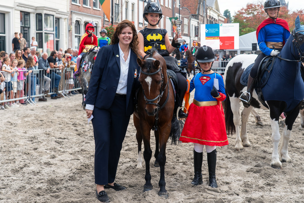Ringsteken onder het zadel