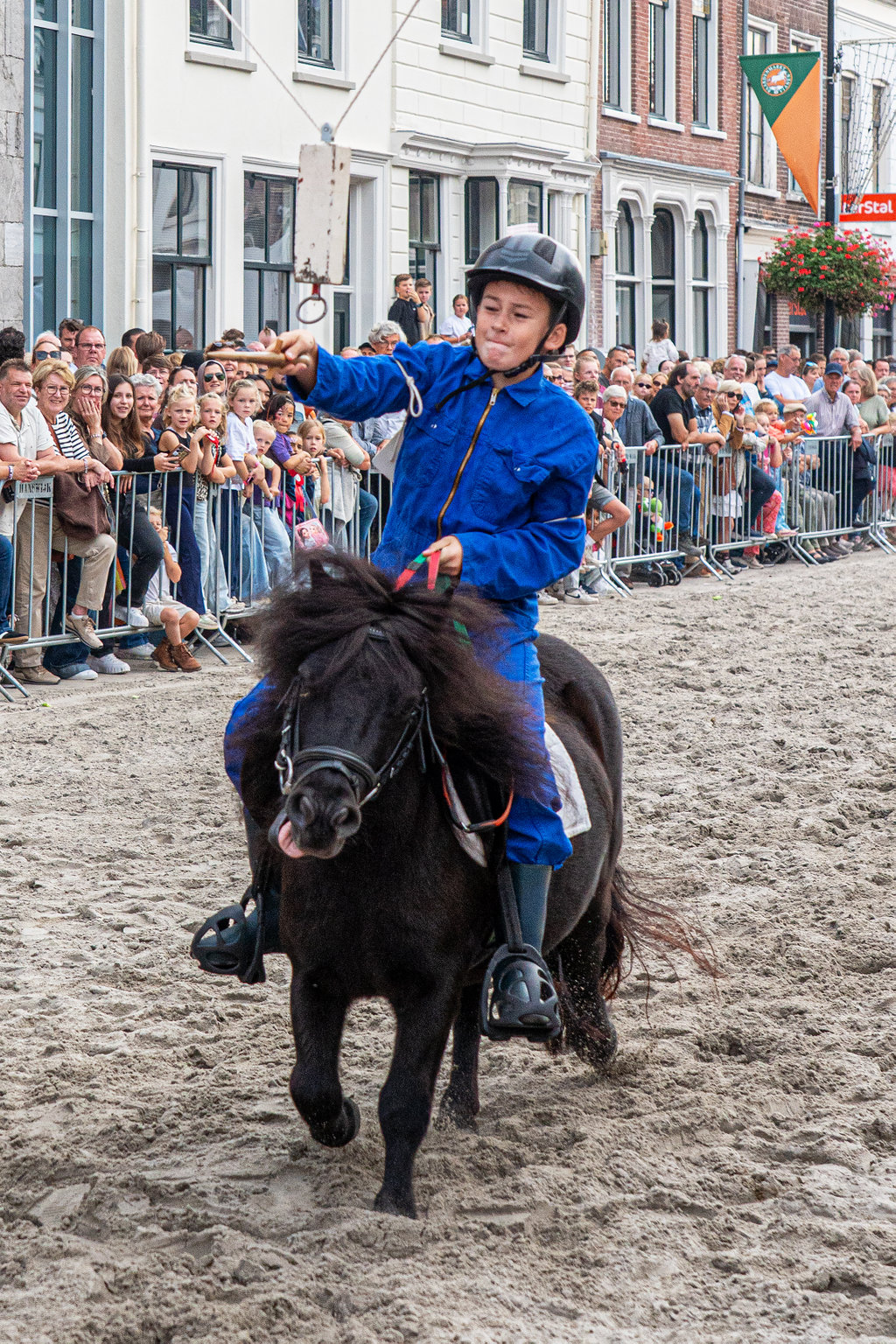 Ringsteken onder het zadel
