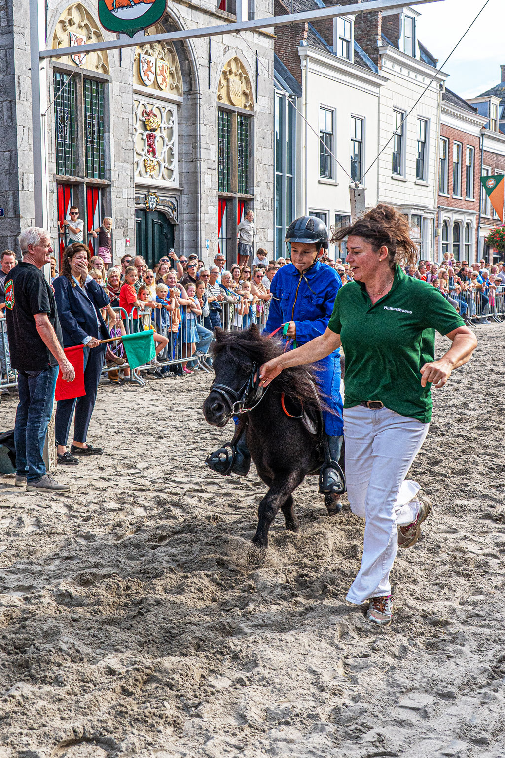 Ringsteken onder het zadel