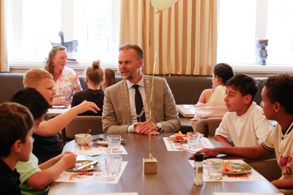 Het was het eerste Larense schoolontbijt van Van Rijn.