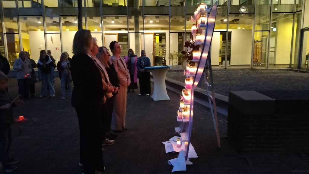 Wethouder Judith Westeneng, Sylvia, Joanne en Linda
