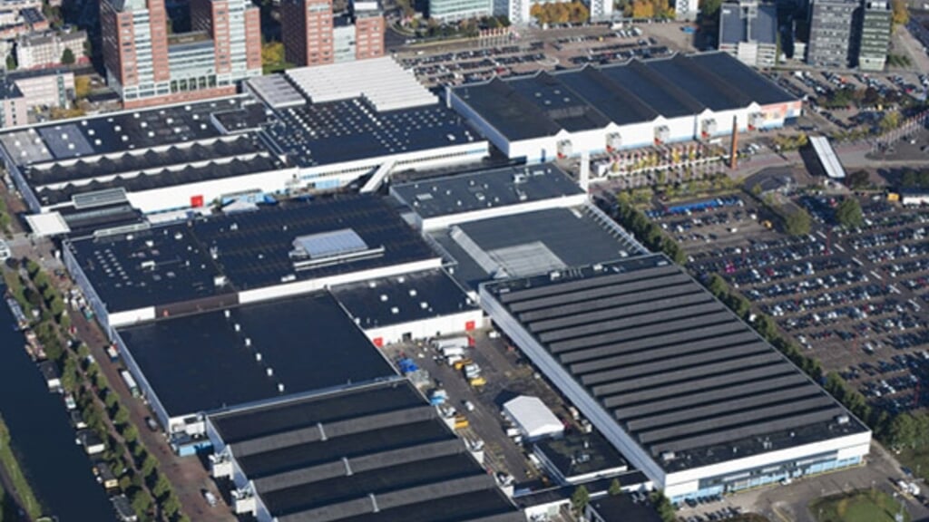 Merwedekanaal en de Jaarbeurshallen 