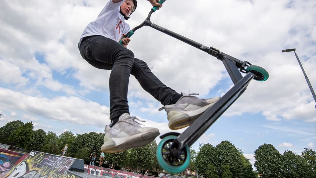 Nieuwe rage in Utrechtse skateparken: stuntsteps - Het laatste nieuws ...