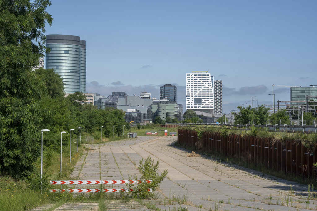 Een groot deel van de woningen op de Kruisvaartkade wordt gebouwd op grond in volle eigendom
