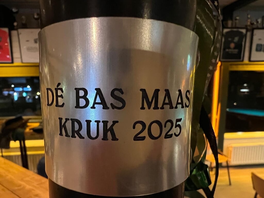 Bas Maas werd geëerd met zijn eigen kruk.