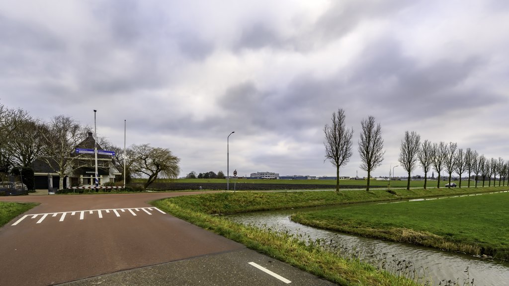 De Purmer is verdeeld onder de gemeenten Edam-Volendam, Waterland en Purmerend.