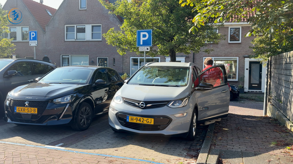 Deelauto's op een parkeerplaats in Monnickendam.