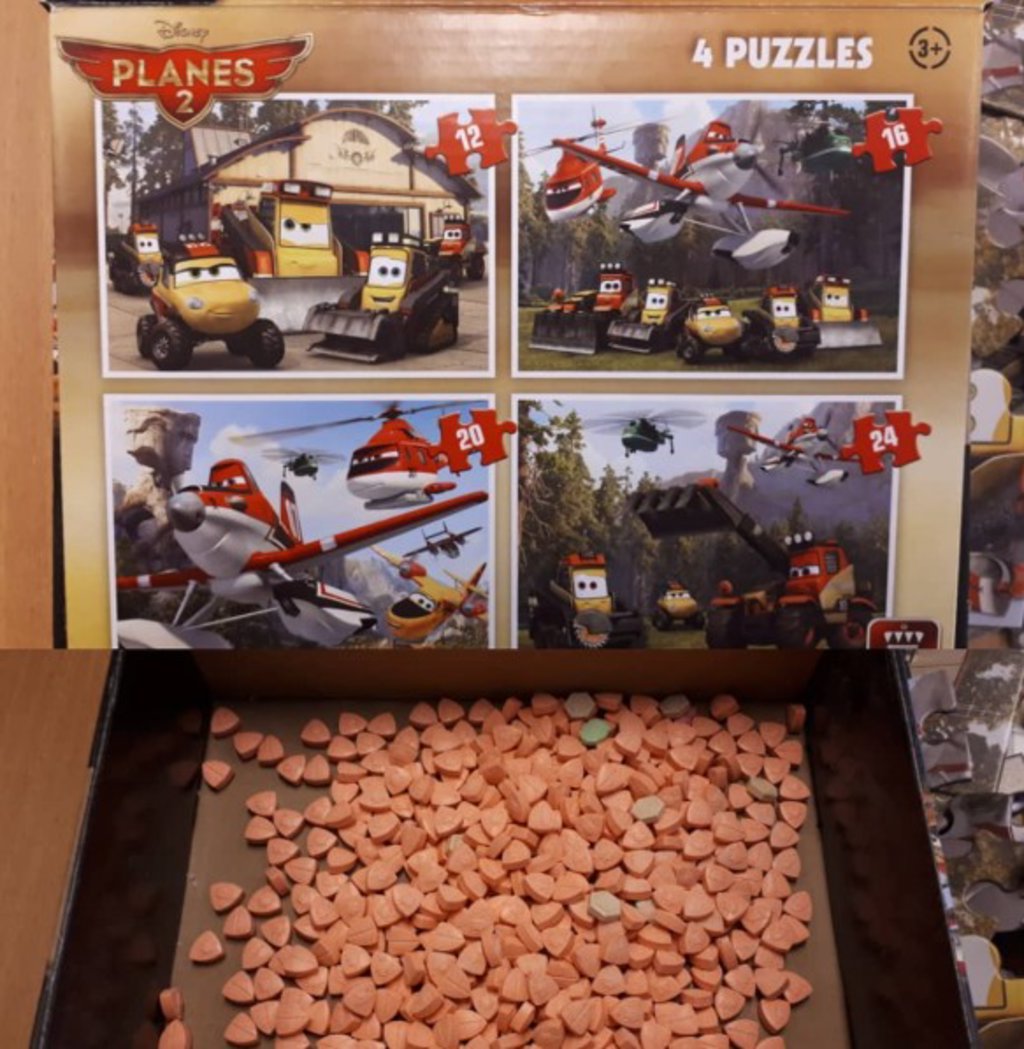 De puzzel van oma met de schokkende vondst xtc-pillen.