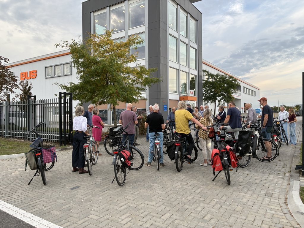 Start fietsexcursie onder leiding van Rinus Goutbeek