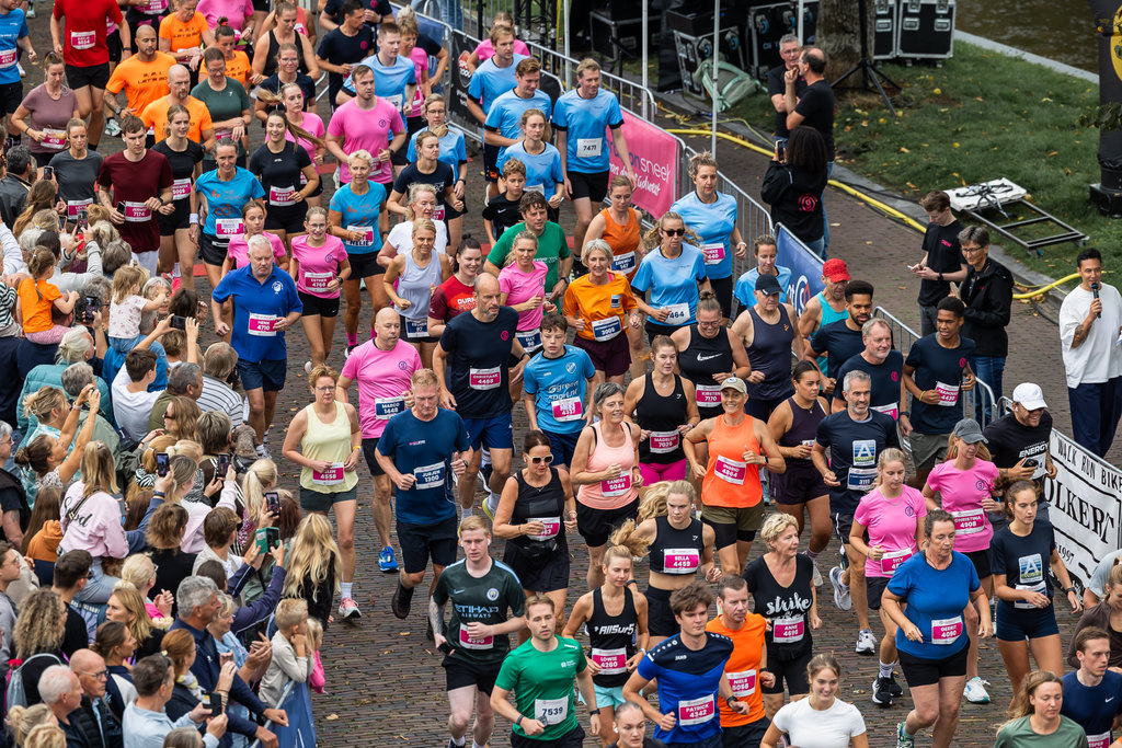 Hardlopers van de 4 Mijl gaan van start