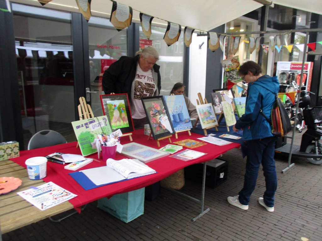 Uitmarkt Heerenveen trekt veel bezoekers!