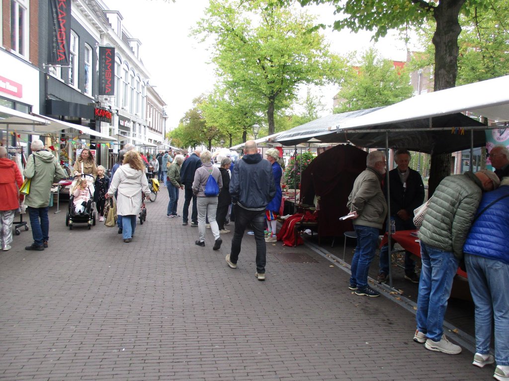 Uitmarkt Heerenveen trekt veel bezoekers!