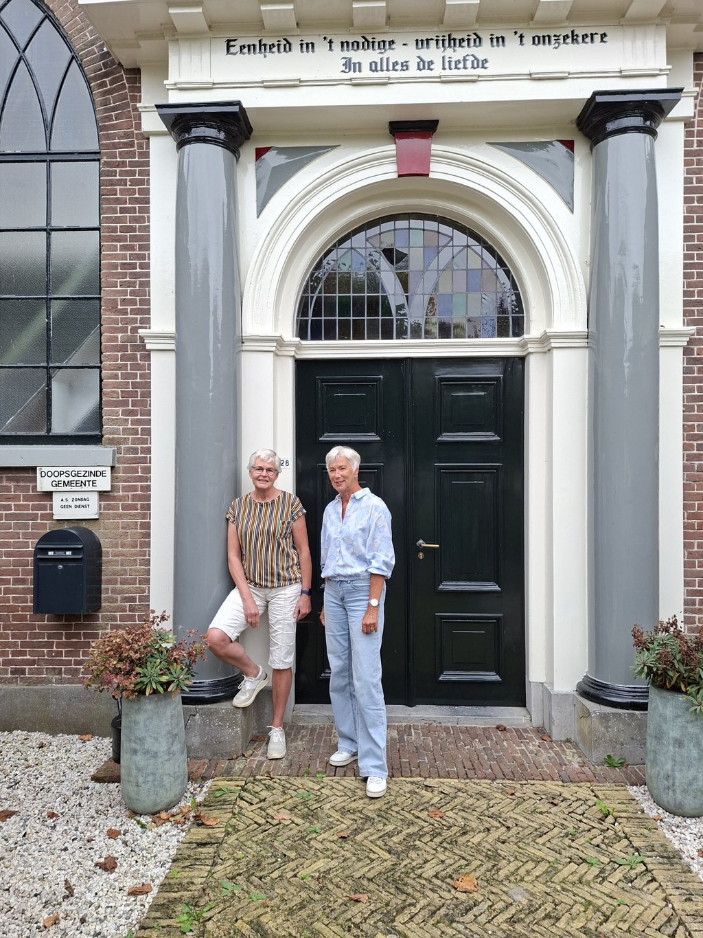 Ineke Meyer (l) en Margriet van der Werf