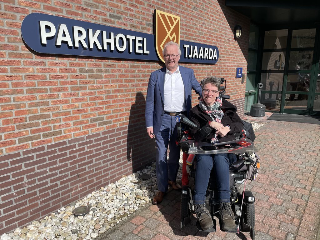 Tjitte de Wolff, directeur van Parkhotel Tjaarda en Esther
