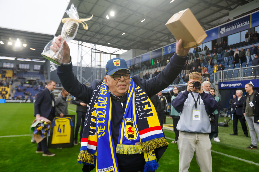 Rein de Vries neemt afscheid als stadionspeaker