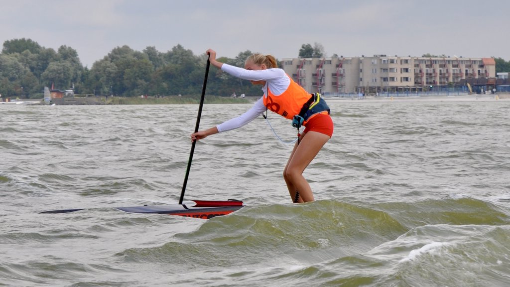 Elin van der Sar in actie bij Makkum Beach